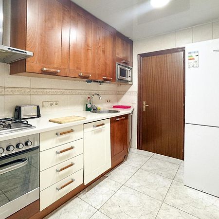 Charming Rooms In Shared Apartment Near Camp Nou Barcelona Exterior photo