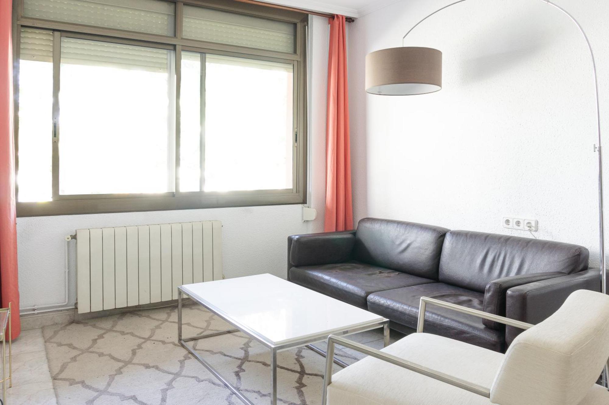 Charming Rooms In Shared Apartment Near Camp Nou Barcelona Exterior photo