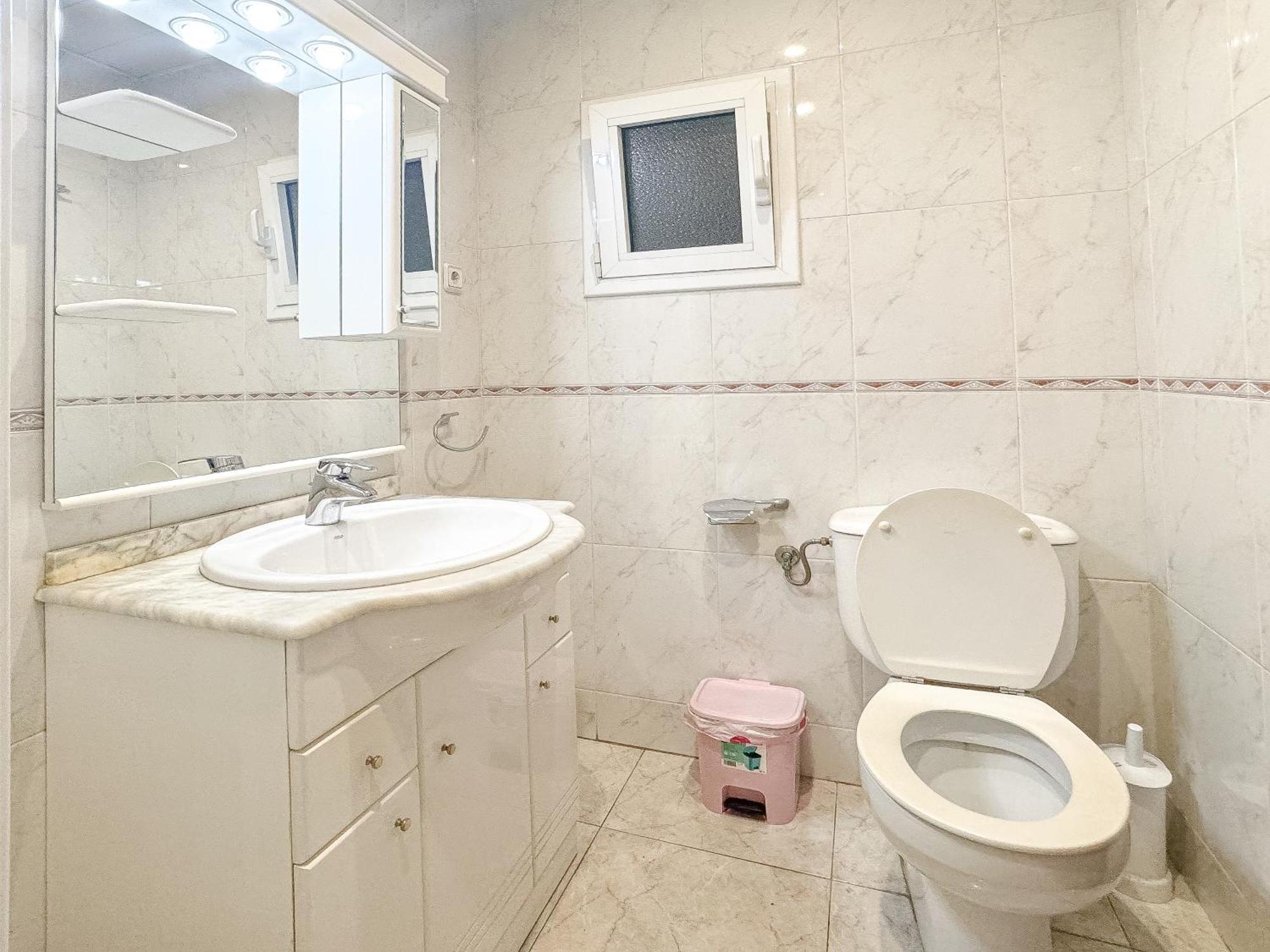 Charming Rooms In Shared Apartment Near Camp Nou Barcelona Exterior photo