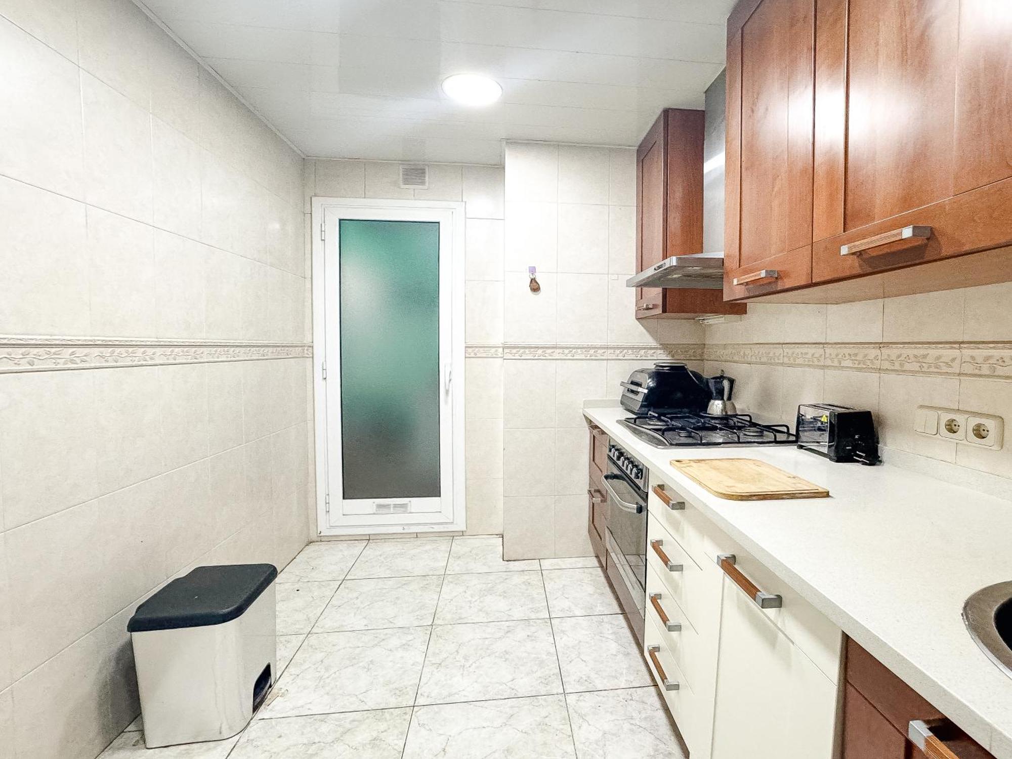 Charming Rooms In Shared Apartment Near Camp Nou Barcelona Exterior photo
