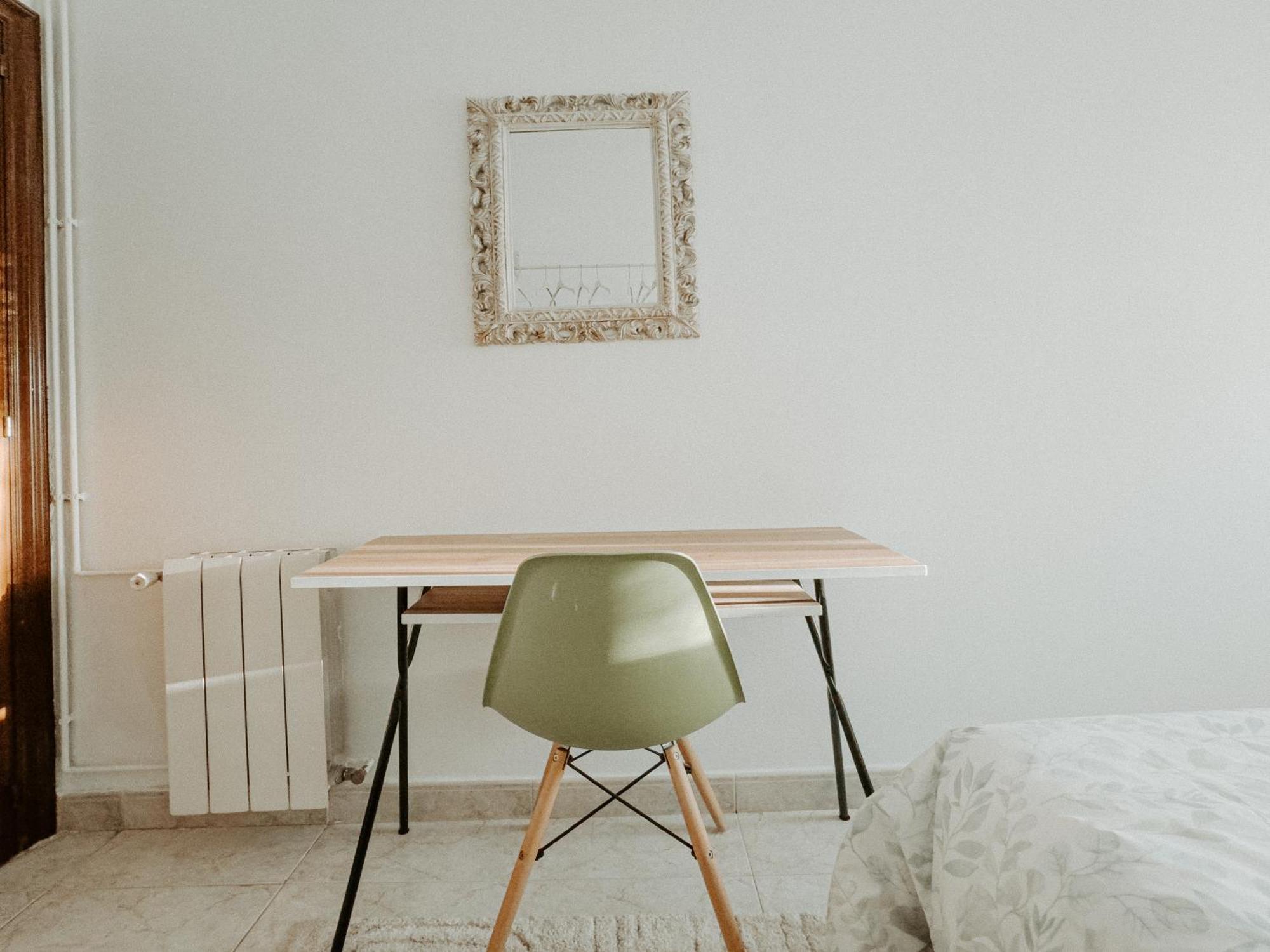 Charming Rooms In Shared Apartment Near Camp Nou Barcelona Room photo